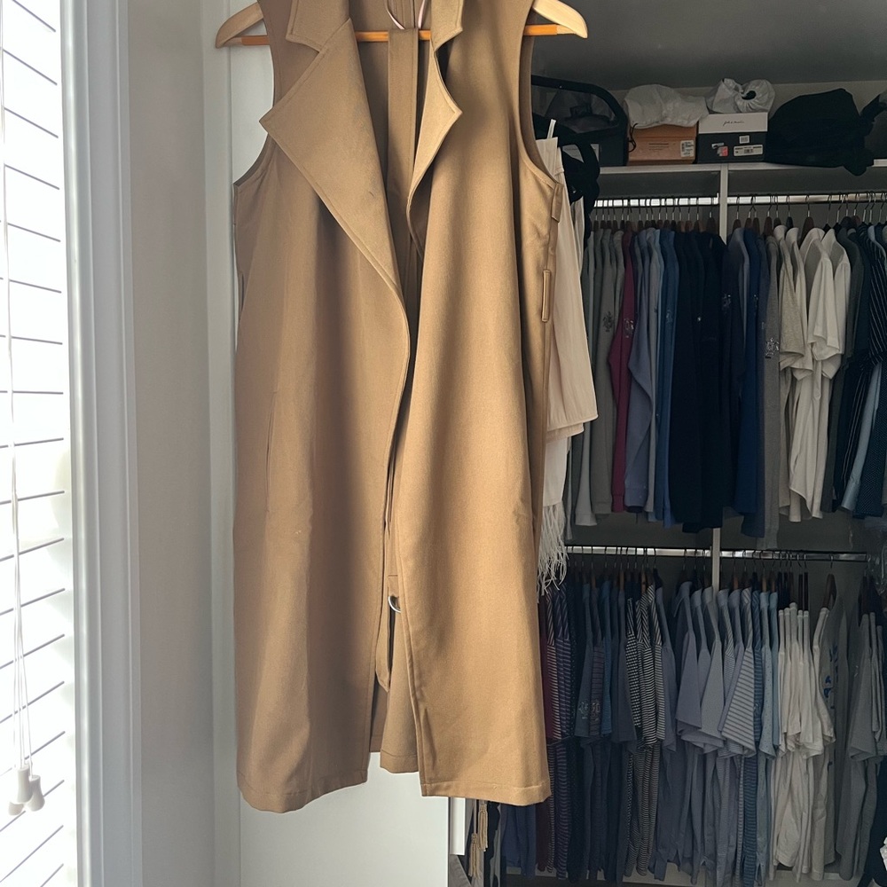 Elegant Tan Sleeveless Vest for Women